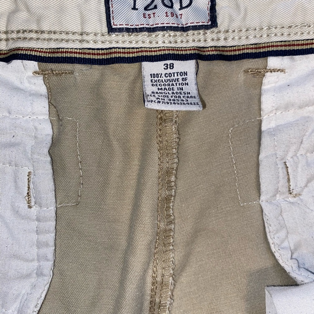Izod Cargo Shorts - Picture 3 of 3
